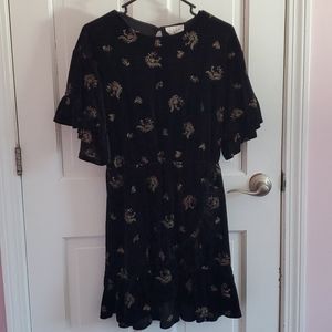 Black and gold velvet dress
